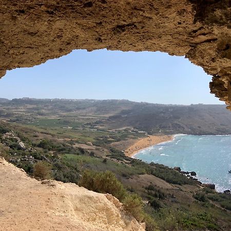 Sunrise Apt Near Beach Smarttv & Netflix Birżebbuġa Kültér fotó