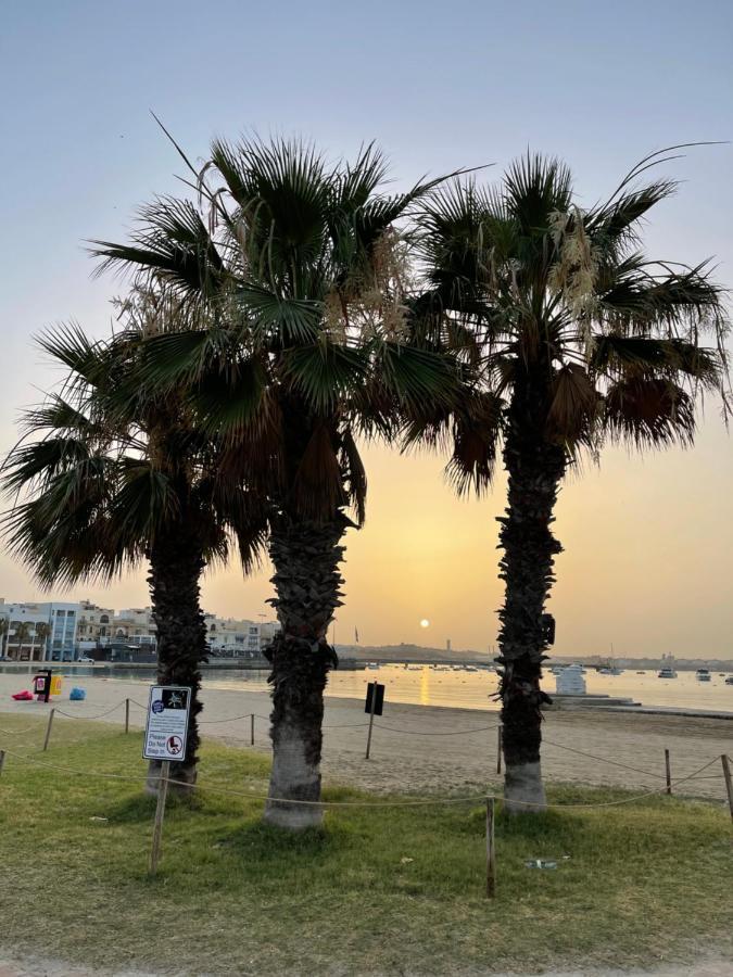 Sunrise Apt Near Beach Smarttv & Netflix Birżebbuġa Kültér fotó