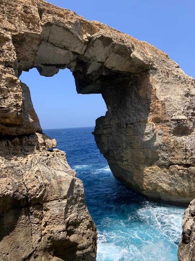 Sunrise Apt Near Beach Smarttv & Netflix Birżebbuġa Kültér fotó